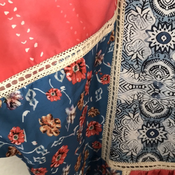 CUTE TOP BY ME TOO SIZE LARGE SILKY FEEL NEW WITH TAGS EXCELLENT CONDITION! - Picture 4 of 8